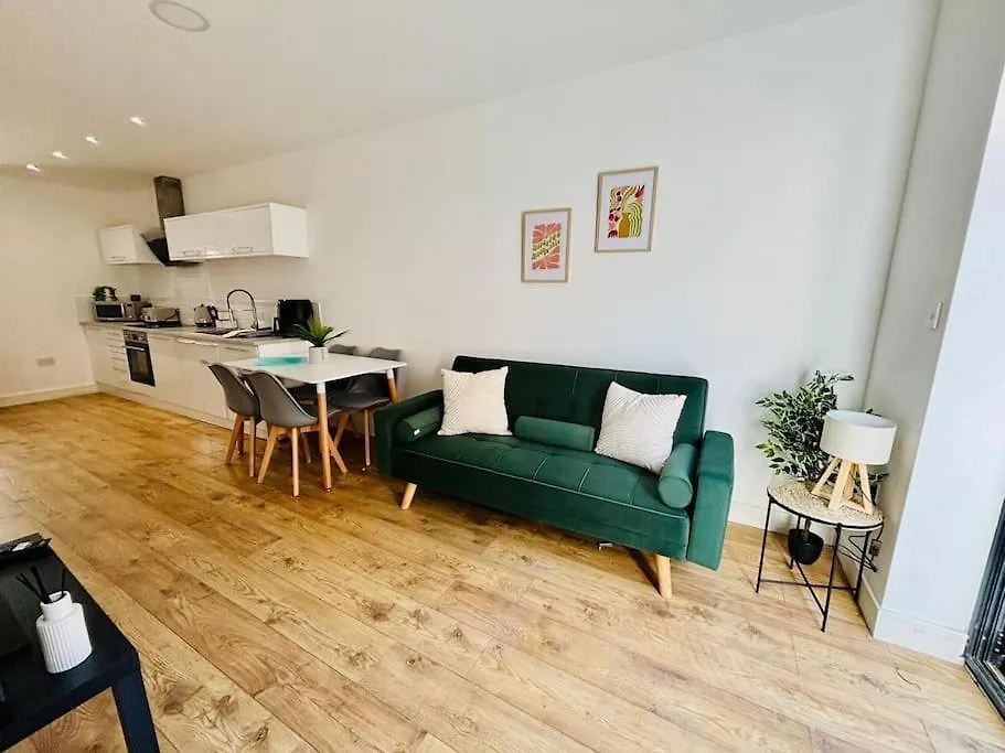 Apartment 13 Gloucester Quays, Central Location 0*,  United Kingdom