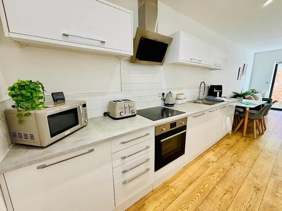 Apartment 13 Gloucester Quays, Central Location