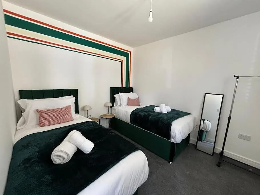 Apartment 13 Gloucester Quays, Central Location