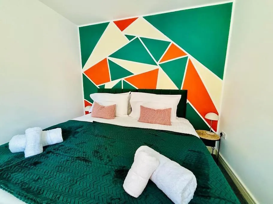 Apartment 13 Gloucester Quays, Central Location